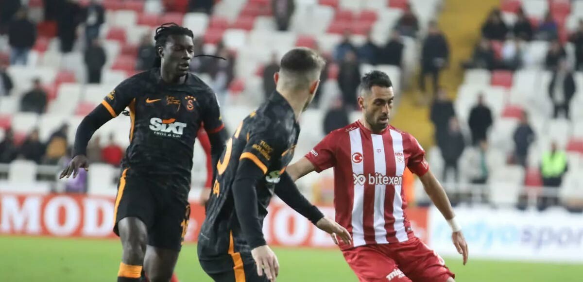 Galatasaray&#039;dan sol beke sürpriz transfer! Hocası anlaşmayı duyurdu