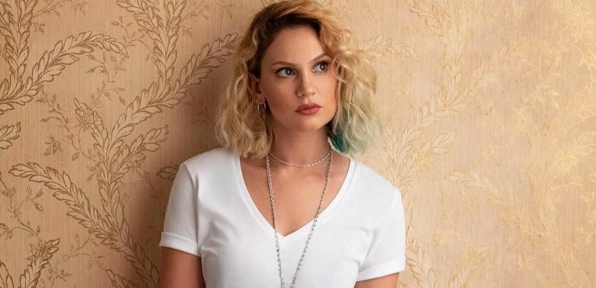 Efsane roman Aşk-ı Memnu’nun filmi çekiliyor: Bihter rolünü Farah Zeynep Abdullah kaptı!