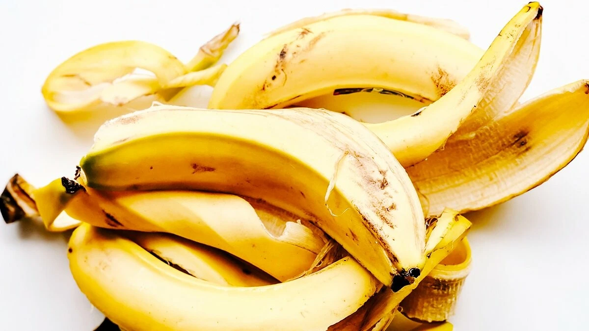 Bu meyve kabuğu İsviçre çakısı gibi! Yaraları tedavi ediyor, eşyalarınızı parlatıyor, dişlerinizi beyazlatıyor