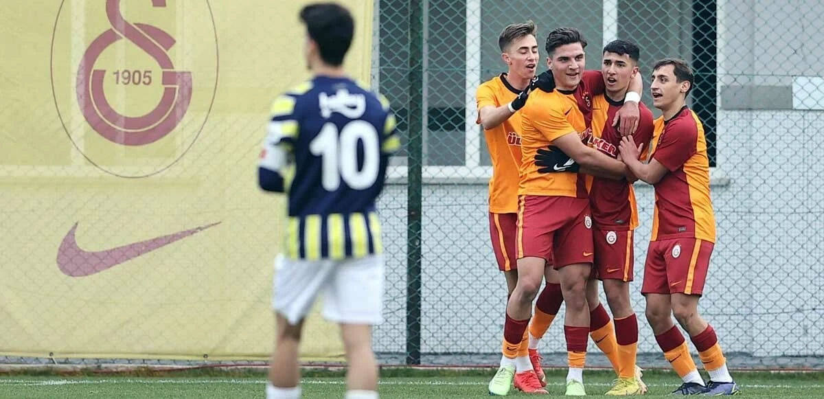 Galatasaray, U19'da da Fenerbahçe'yi farklı yendi