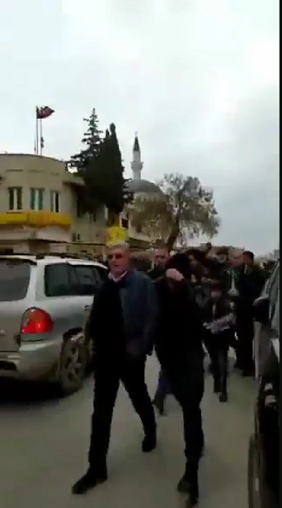 Türkiye ile yakınlaşma kızdırdı! Suriyeli muhalif lideri kovalayarak dövdüler