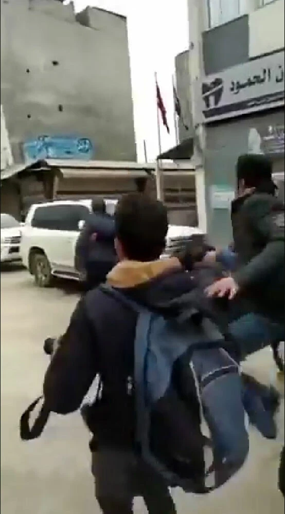 Türkiye ile yakınlaşma kızdırdı! Suriyeli muhalif lideri kovalayarak dövdüler
