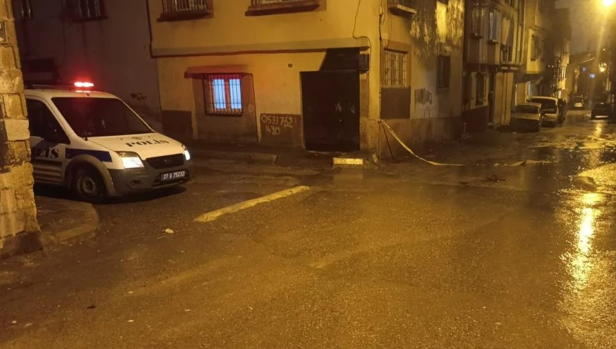 Gaziantep'te katliam gibi gece! Husumetli aileler arasında silahlı kavga: 3 ölü, 2 yaralı