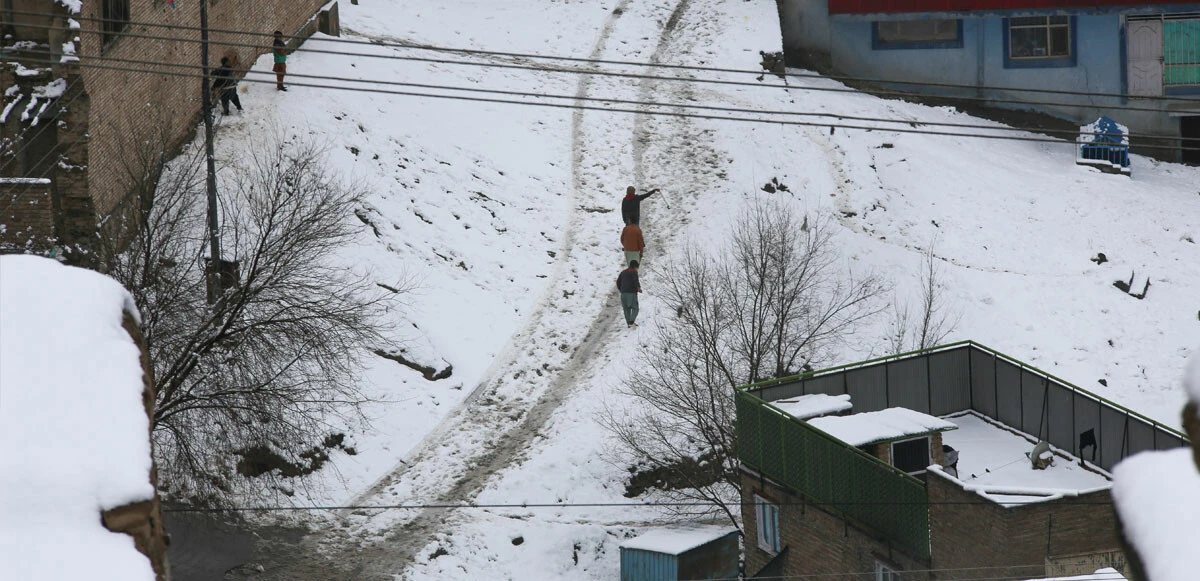 Taliban yönetimindeki Afganistan'da soğuktan onlarca kişi öldü! Binlerce hayvan telef oldu