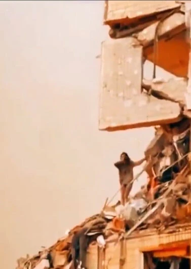 Dünya bu görüntüyü konuşuyor: Savaşın en acı simgelerinden biri Dnipro'dan