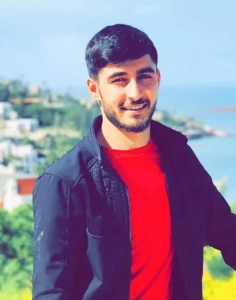 PKK peşini bırakmadı, Diyarbakır surlarında kendini yaktı! Oğlunu kaybeden evlat nöbetinin simge isminden HDP'ye Kürtçe beddua