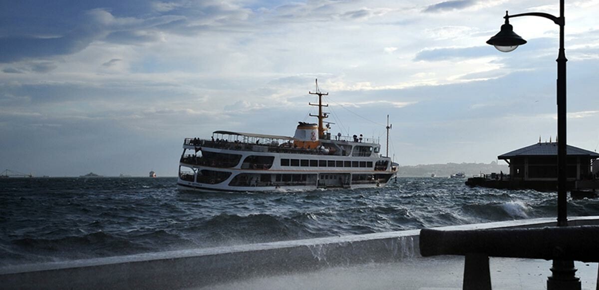 Marmara ve Ege&#039;de vapur seferlerine lodos engeli