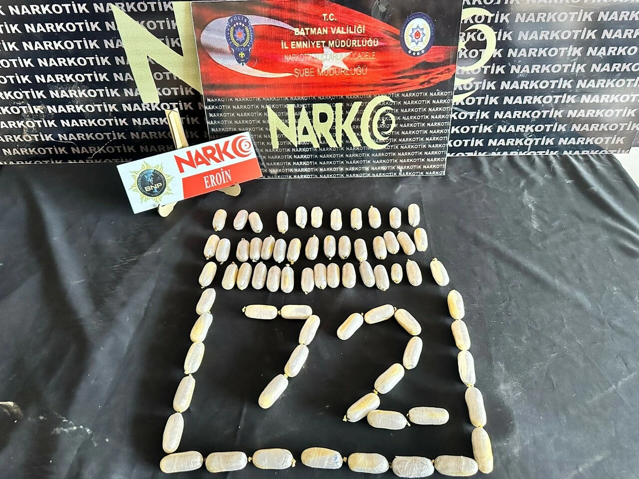 Midesinden 76 paket eroin çıktı