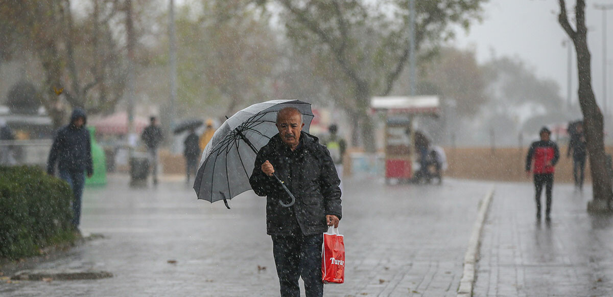 Kar beklentisi başka günlere kaldı...Hafta sonu hava nasıl olacak? Sağanak ve fırtına uyarısı (Güncel hava durumu)