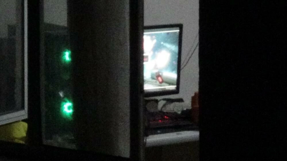 Evinde arkadaşlarıyla oyun oynuyordu! Camdan giren kurşunla öldü