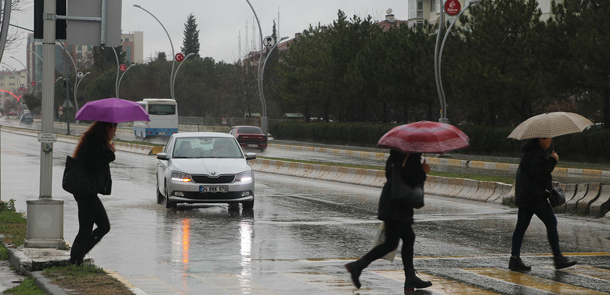 Sıcaklıklar düşüşe geçiyor, yağışlar geri döndü: Uzmanlar uyarılarını bölge bölge sıraladı (Meteoroloji 5 günlük hava tahmin raporu)