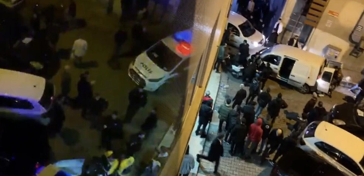 Maskeli saldırganlar kıraathane bastı, oyun oynayanlara kurşun yağdırdı