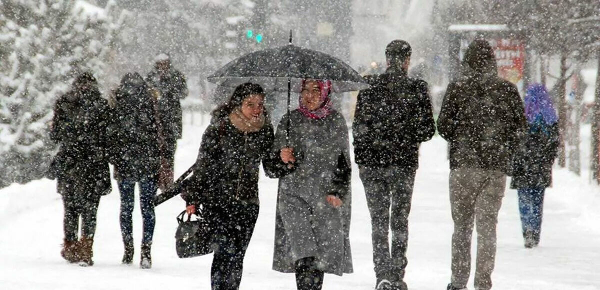 Kar ve sağanak çok kuvvetli geliyor: Sıcaklıklar düşüşe geçti, Meteoroloji sevindiren haberi verdi