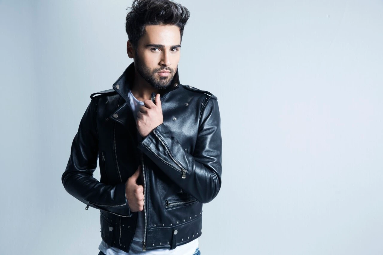 Genç şarkıcı 6 yıl birlikte çalıştığı Demet Akalın’a ateş püskürdü: Kendisini ön planda tuttu beni kullandı!