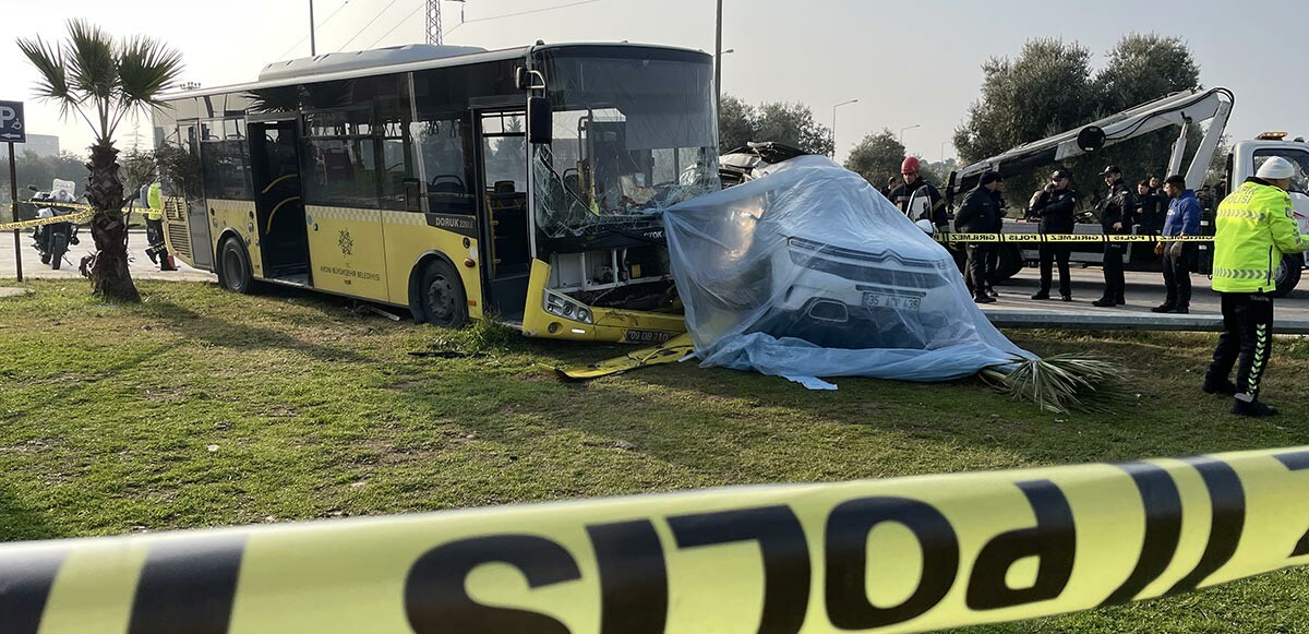 Aydın&#039;da halk otobüsü ile otomobil çarpıştı: 1 ölü, 4 yaralı