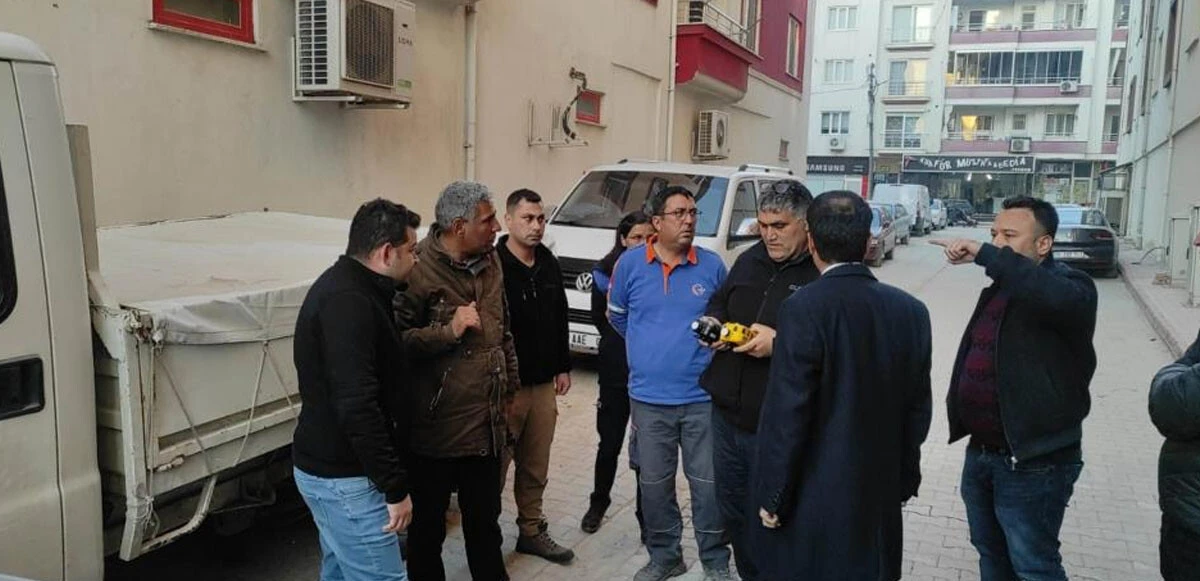 Mahalleyi kaplayan koku büyük paniğe neden oldu! Ekiplerle birlikte kaymakam da bölgede