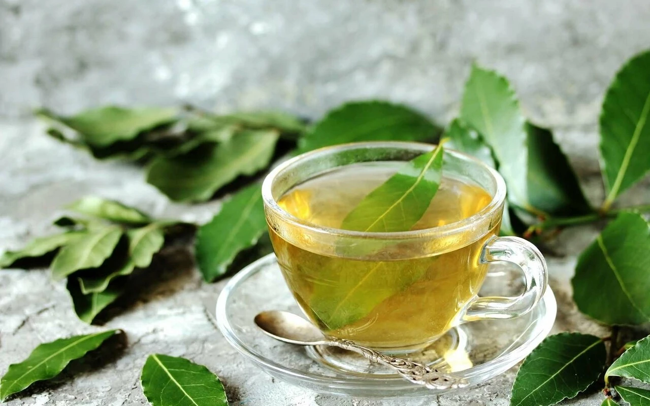 Griple gelen ve günlerce süren öksürüğe doğal çare: Geçmeyen öksürüğü 1 günde yok eden bitki çayları!