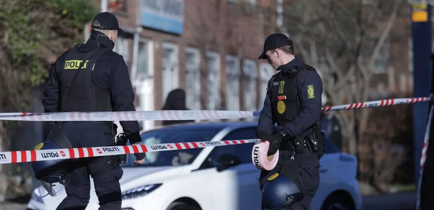 Alçaklığına alçaklık kattı: Paludan, Kopenhag'da da Kur'an-ı Kerim yaktı