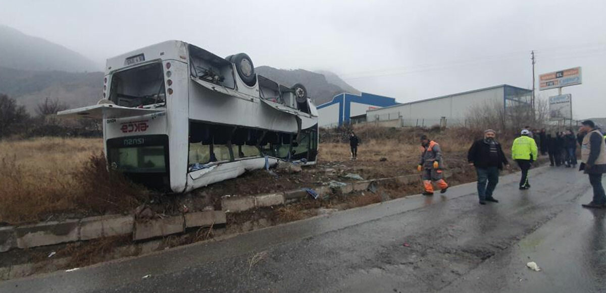 Kayseri&#039;de feci kaza! İşçi servisi ters döndü: Çok sayıda yaralı var