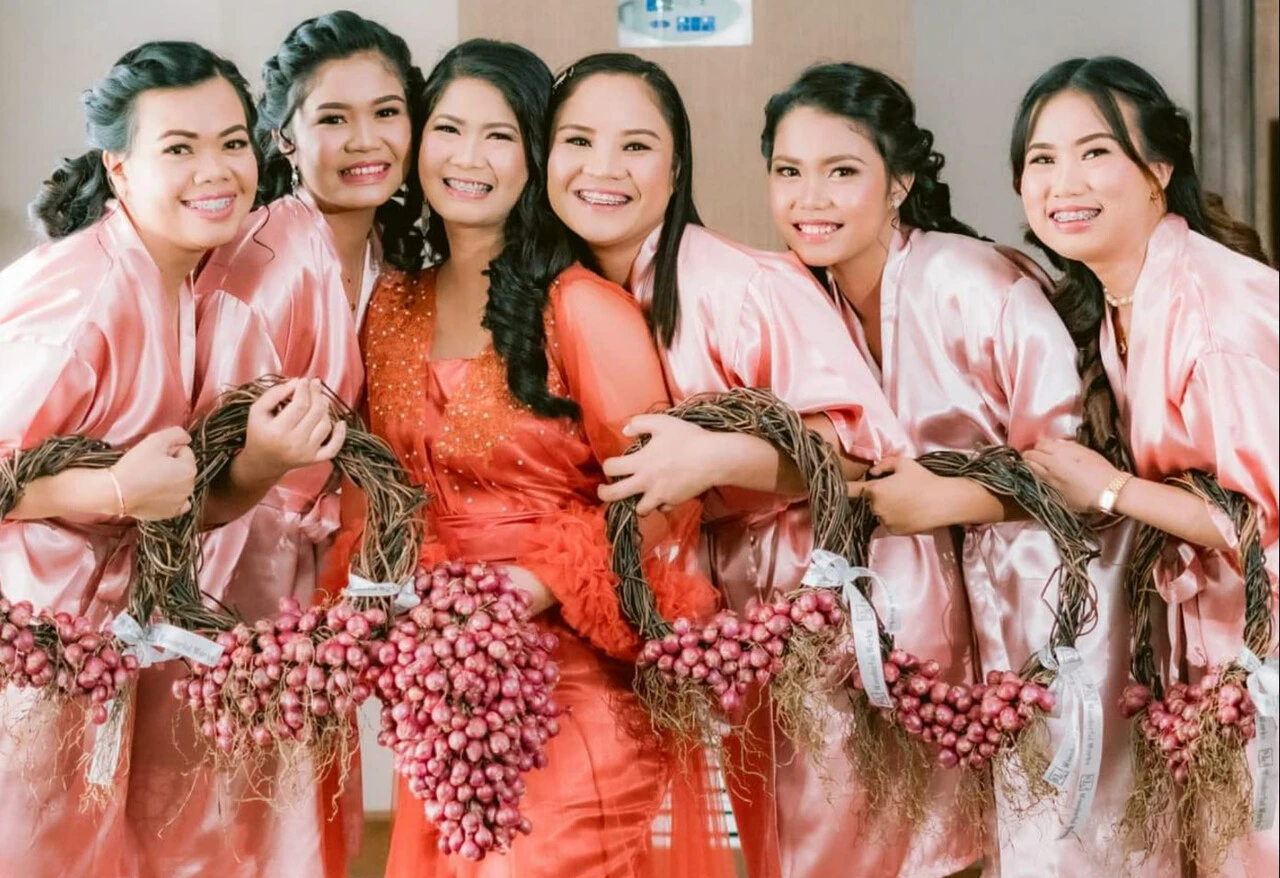 Soğan artık lüksün simgesi! Filipinler'de günlük asgari ücret bir kilo soğan almaya yetmiyor