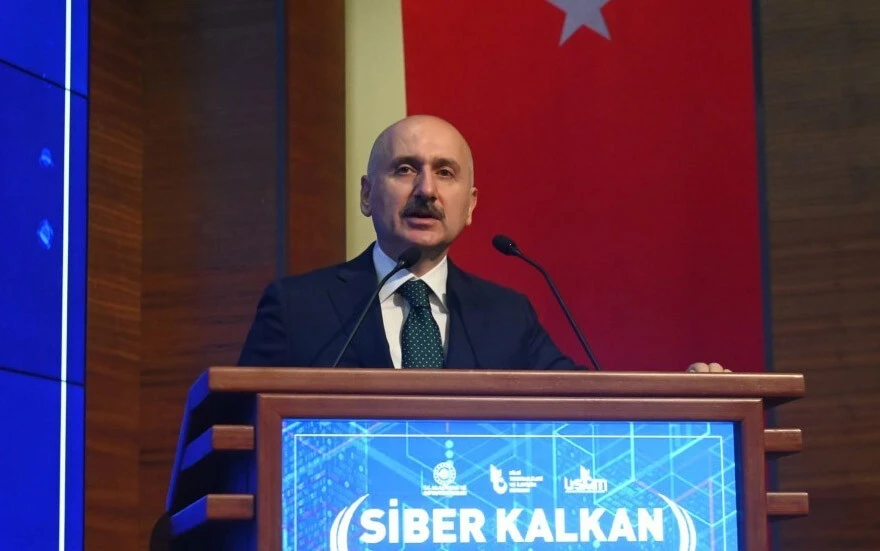 'Sınır kapılarının güvenliği kadar önemli': Karaismailoğlu, yerli uygulamalarla yüz binlerce siber saldırının engellendiğini açıkladı