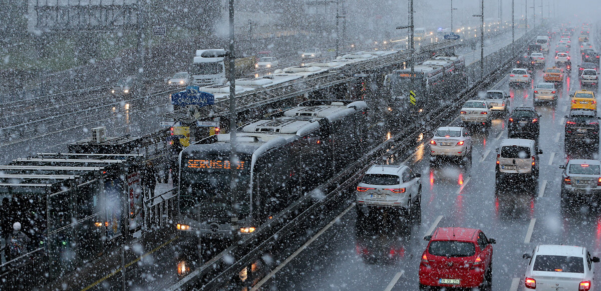 Meteoroloji İstanbul dahil 48 ili tarih vererek uyardı: Kuvvetli kar yağışı geliyor!