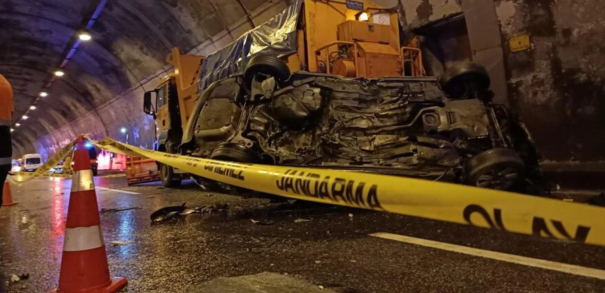 Son dakika! Bolu Dağı Tüneli'nde zincirleme kaza: 1 kişi öldü, 6 yaralı