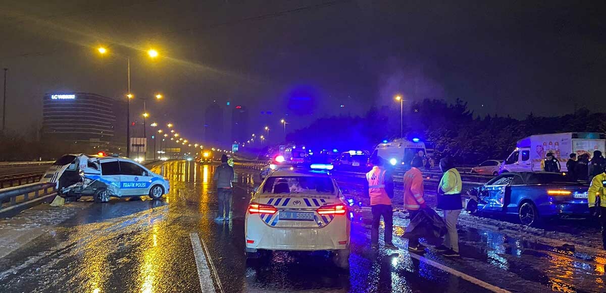 Esenler&#039;de kontrol çıkan otomobil polis aracına çarptı:1 ölü, 1 yaralı