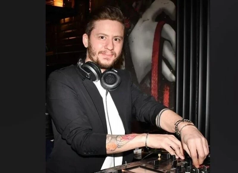 Merve Boluğur’un eski eşleri pişti oldu: Murat Dalkılıç, Mert Aydın’ın mekana çıkacağını bile bile oturmaya devam etti!