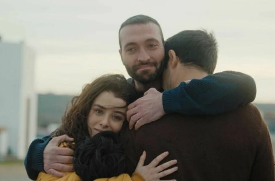 Ateş Kuşları Mercan küçüklüğü kimdir? Almira Abay kaç yaşında?