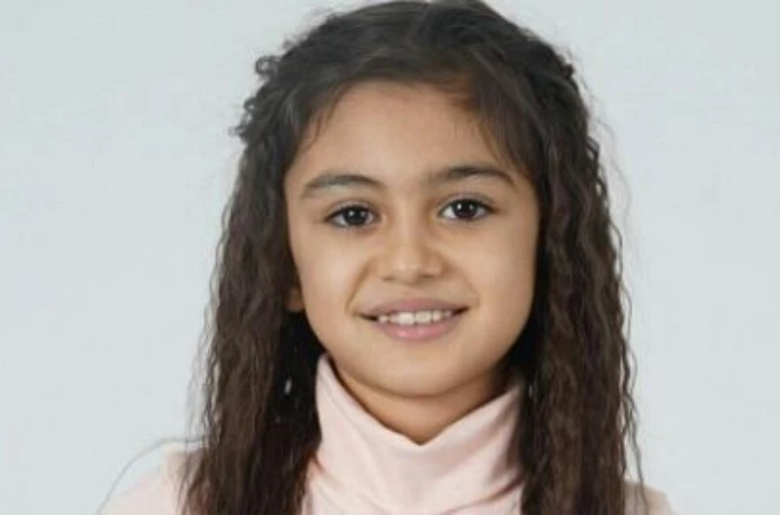 Ateş Kuşları Mercan küçüklüğü kimdir? Almira Abay kaç yaşında?