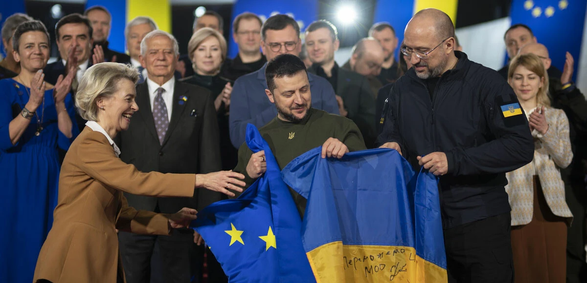 Kiev'deki zirvede AB liderlerine giysi uyarısı: Zelenskiy'i gölgede bırakmayın!