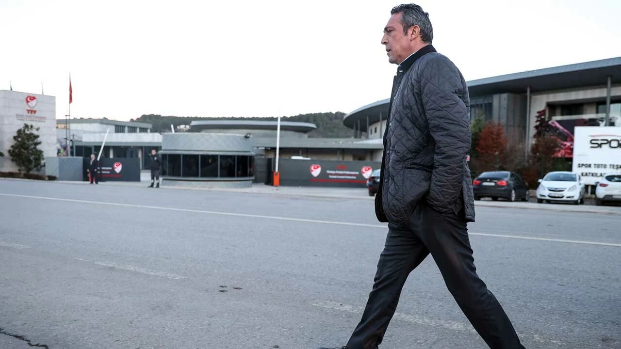 Ali Koç'tan zehir zemberek açıklamalar: "Bir daha stadımıza gelemez!"