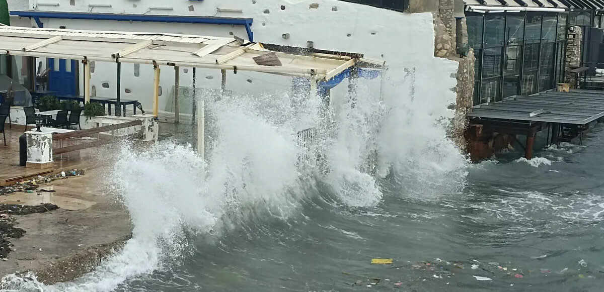 Deniz ulaşımına fırtına engeli: İstanbul ve Bursa&#039;da seferler iptal