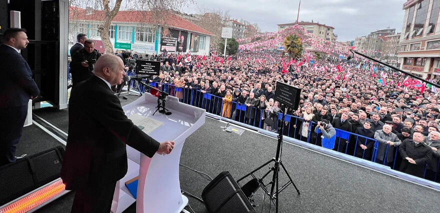 MHP lideri Bahçeli'den muhalefete 'aday' eleştiri: Altılı masa ortadan çatlamıştır