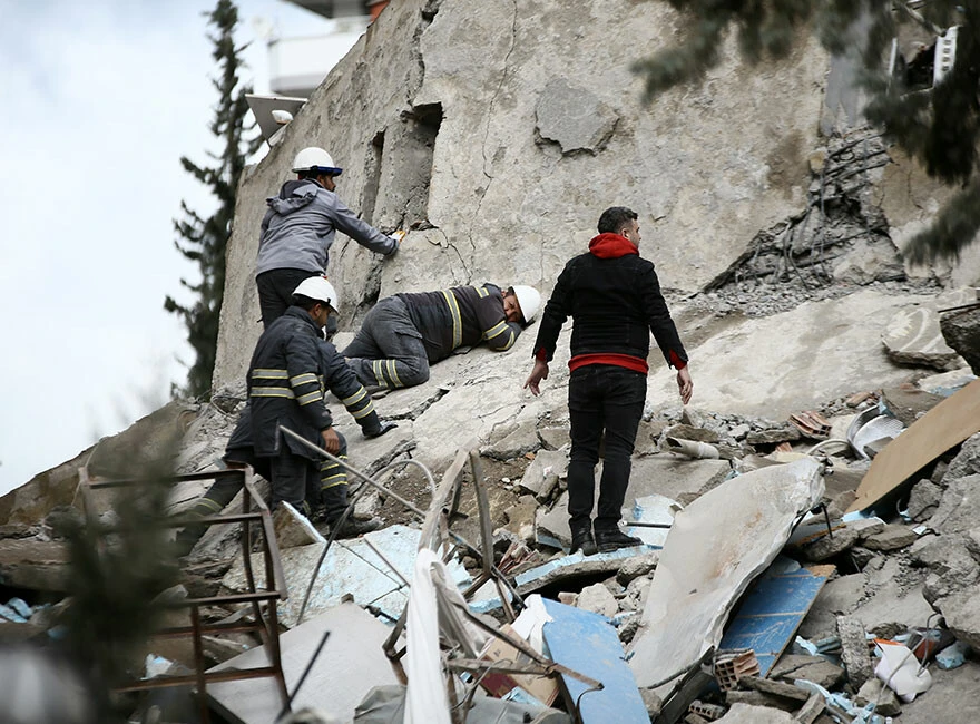 Son dakika! Kahramanmaraş depremi Türkiye'yi vurdu! Bölge beşik gibi sallandı: AFAD bilançoyu açıkladı
