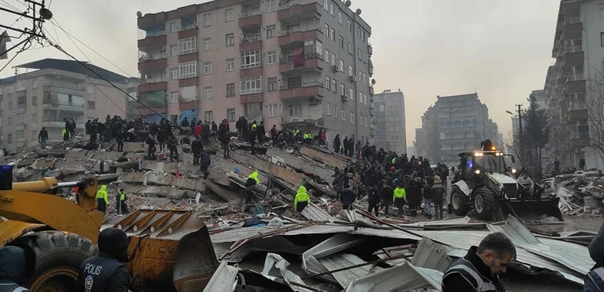 Son dakika! Kahramanmaraş depremi Türkiye'yi vurdu! Bölge beşik gibi sallandı: AFAD bilançoyu açıkladı