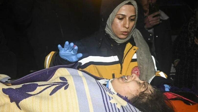 Kahramanmaraş'ta kız kardeşler 12 saatin ardından 4 saat arayla kurtarıldı!