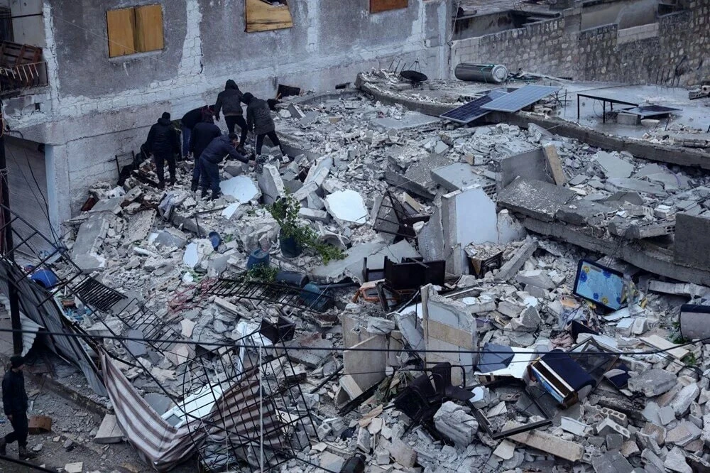 Suriye'de Kahramanmaraş depreminin ardından kayıplar artıyor! Esad kabineyi acil koduyla topladı
