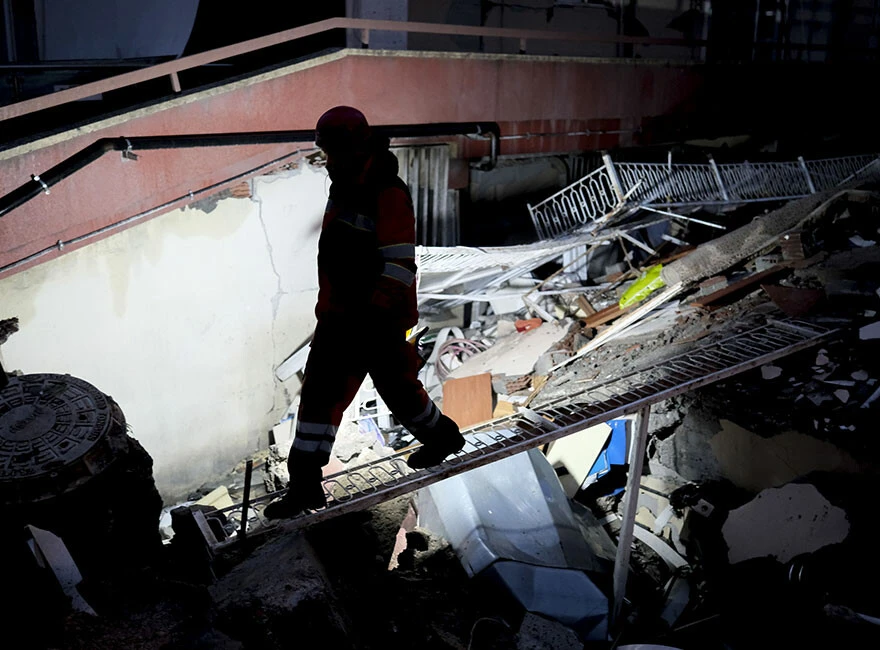 Son dakika! Kahramanmaraş depreminde 2. gün: Bilanço ağırlaşıyor, binlerce ölü ve yaralı var