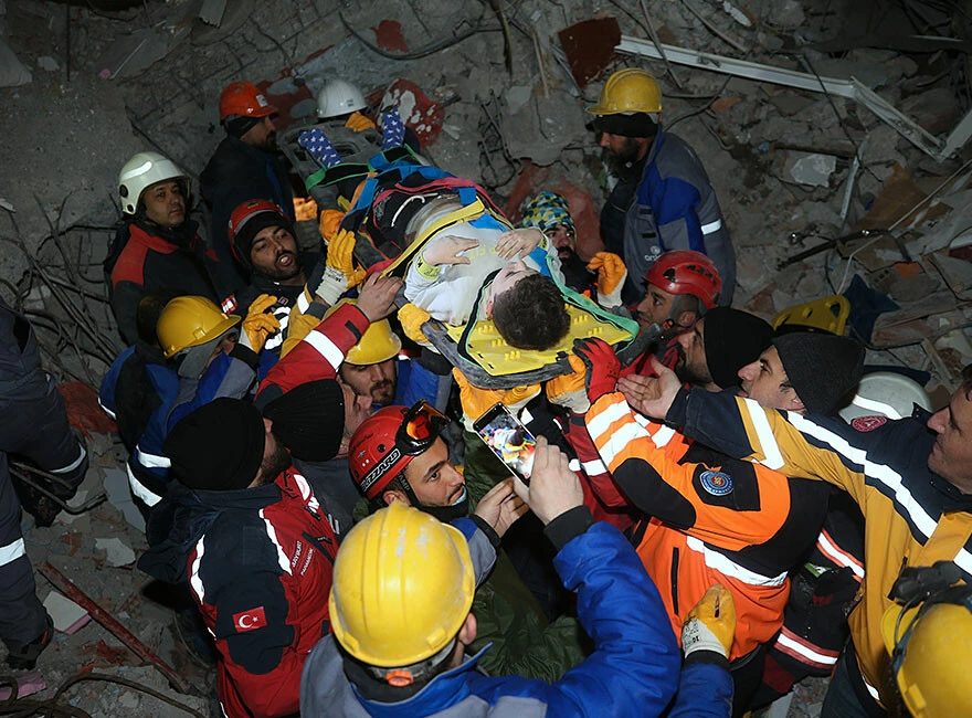 Son dakika! Kahramanmaraş depreminde 2. gün: Bilanço ağırlaşıyor, binlerce ölü ve yaralı var