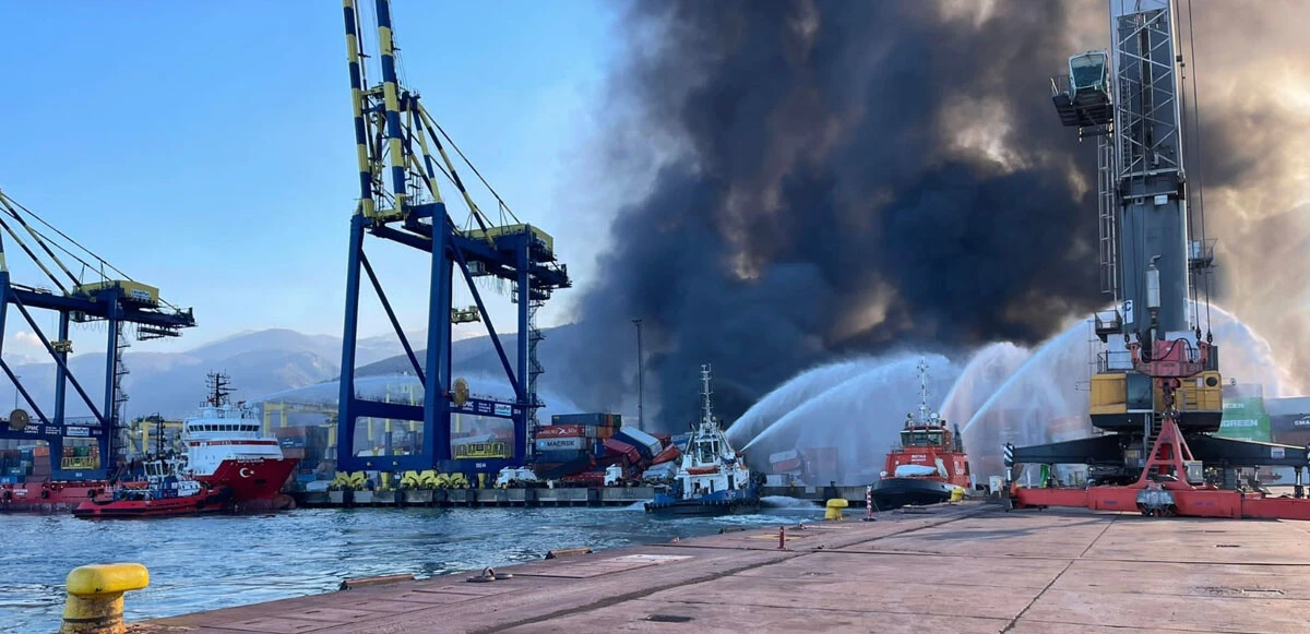 Son dakika! İskenderun Limanı'ndaki yangın kontrol altına alındı