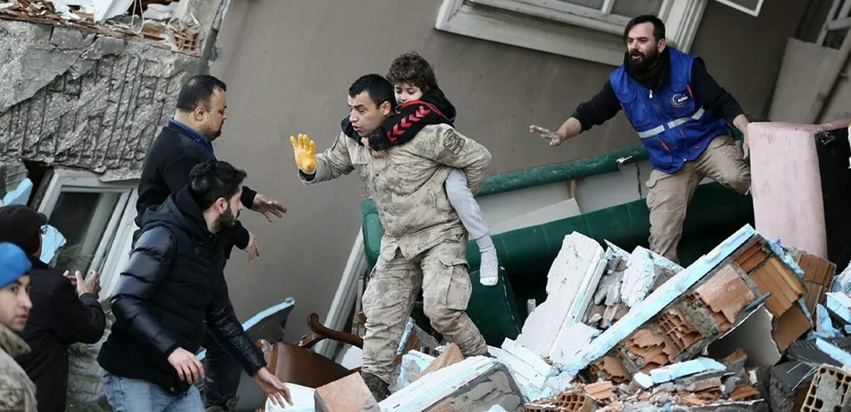 Bakanlıktan deprem bölgesindeki refakatsiz çocuklarla ilgili yeni açıklama: Teslim etmemiz mümkün değil