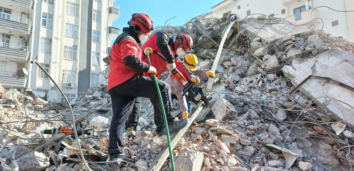 Bölge beşik gibi, 4 üstünde 1185 artçı sarsıntı kaydedildi