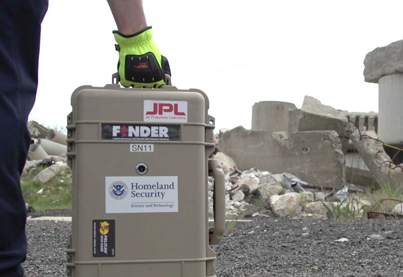 Enkaz altındakileri kalp atışından tespit eden cihaz: FINDER MK4