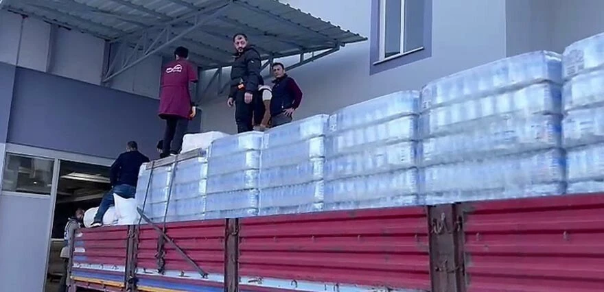 İhlas Vakfı Denizli Temsilciliği depremzedeleri kara günde yalnız bırakmadı