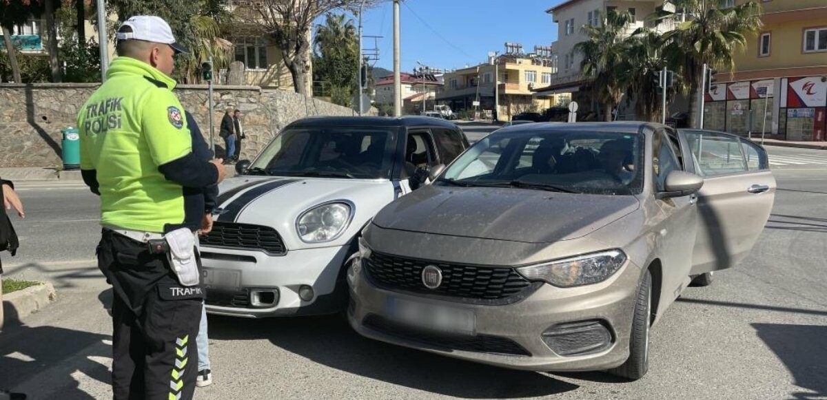 Malatya&#039;da depremden kaçtı, Alanya&#039;da kaza yaptı