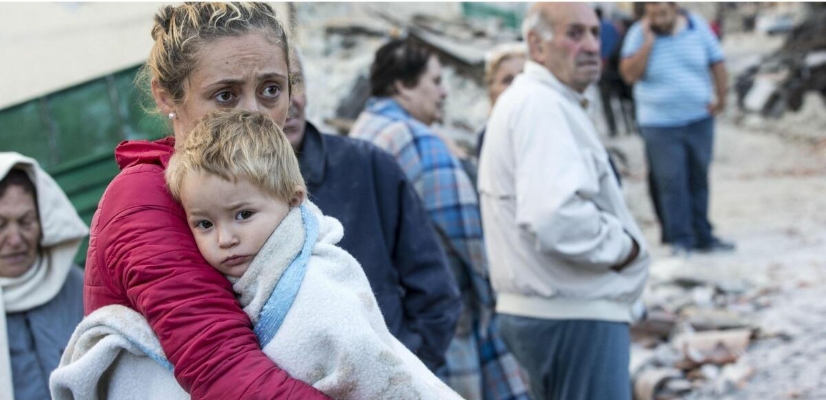 Psikologlardan kritik uyarı: Çocuklarınızı deprem görüntülerinden uzak tutun!