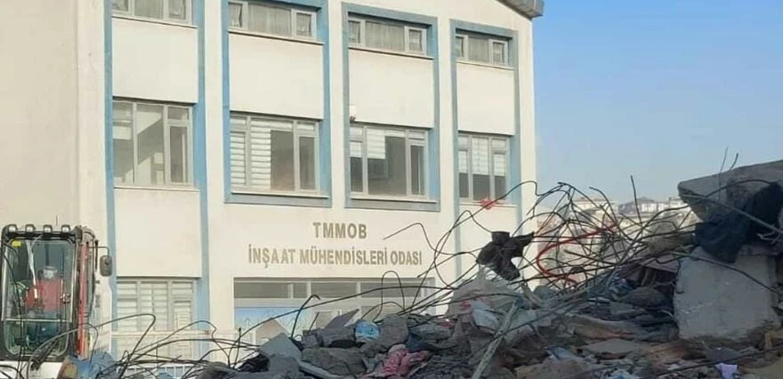 Bir türlü öğrenemedik! Depremin merkez üssünde bir tek o bina yıkılmadı