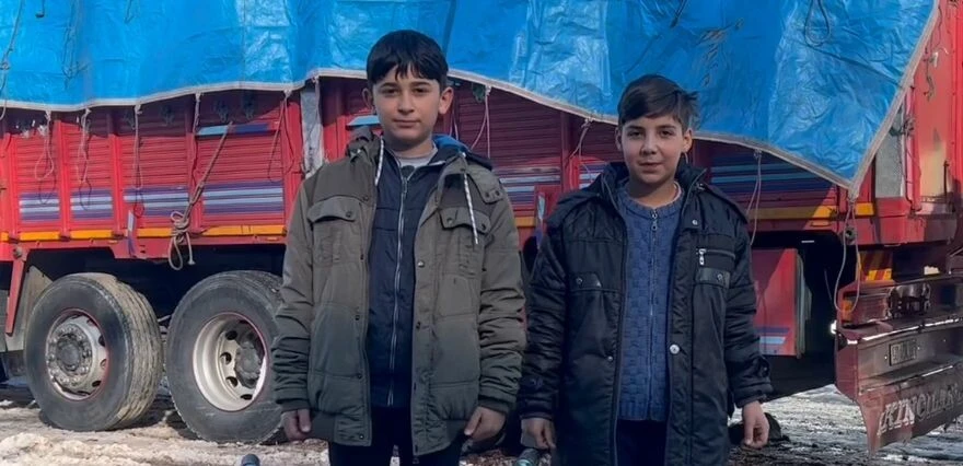 Sivas'taki kuzenlerin depremzedelere odun bağışı yürekleri ısıttı